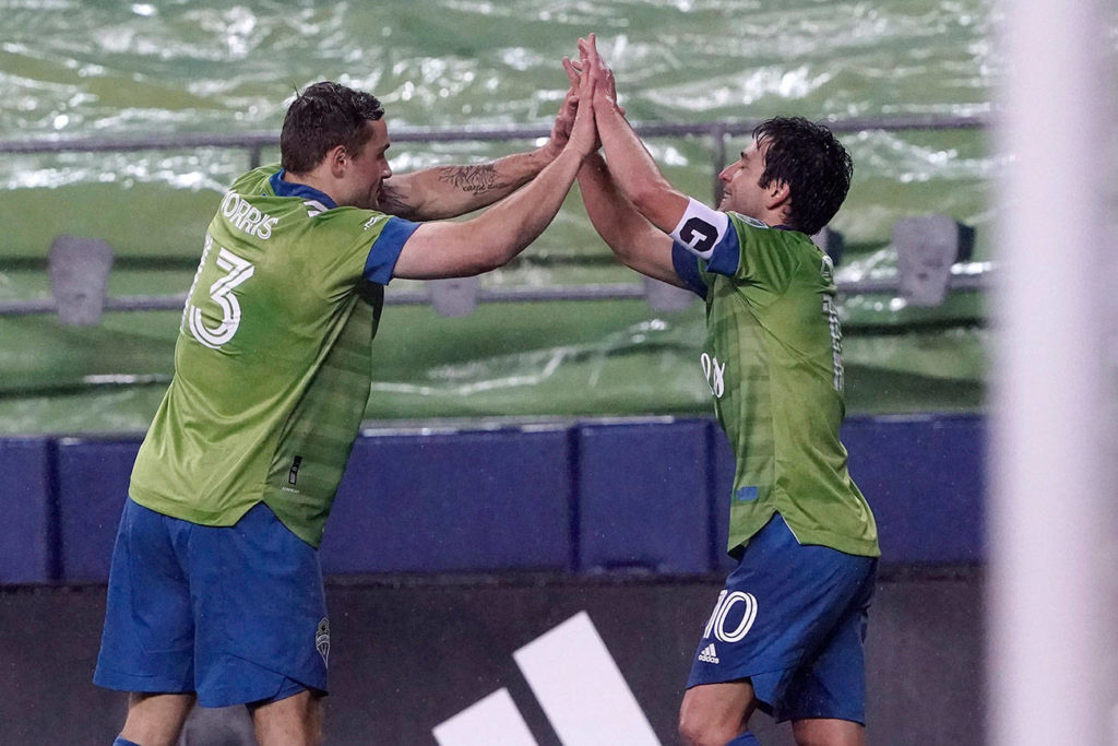 Defending champs moving on as Sounders oust LAFC