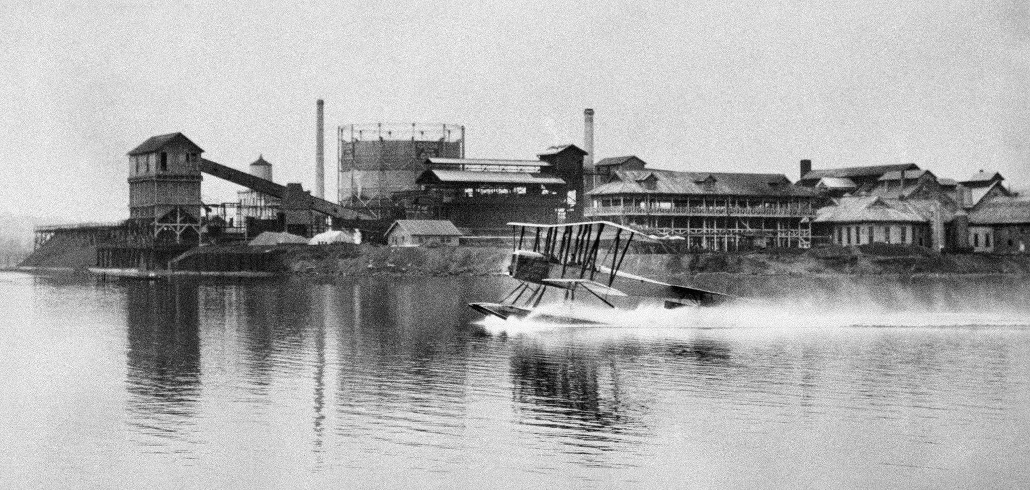 The B&W was the first Boeing product, named after designers William Boeing and Navy Lt. George Conrad Westervelt. The first B&W, completed in June 1916, was made of wood, linen and wire. Similar to the Martin trainer that Boeing owned, the B&W had, among other improvements, better pontoons and a more powerful engine. The two B&Ws were offered to the U.S. Navy. When the Navy did not buy them, they were sold to the New Zealand Flying School and became the company’s first international sale. The B&Ws later were used for New Zealand express and airmail deliveries, set a New Zealand altitude record of 6,500 feet on June 25, 1919, and made that country’s first official airmail flight on Dec. 16, 1919. (Boeing Co.)