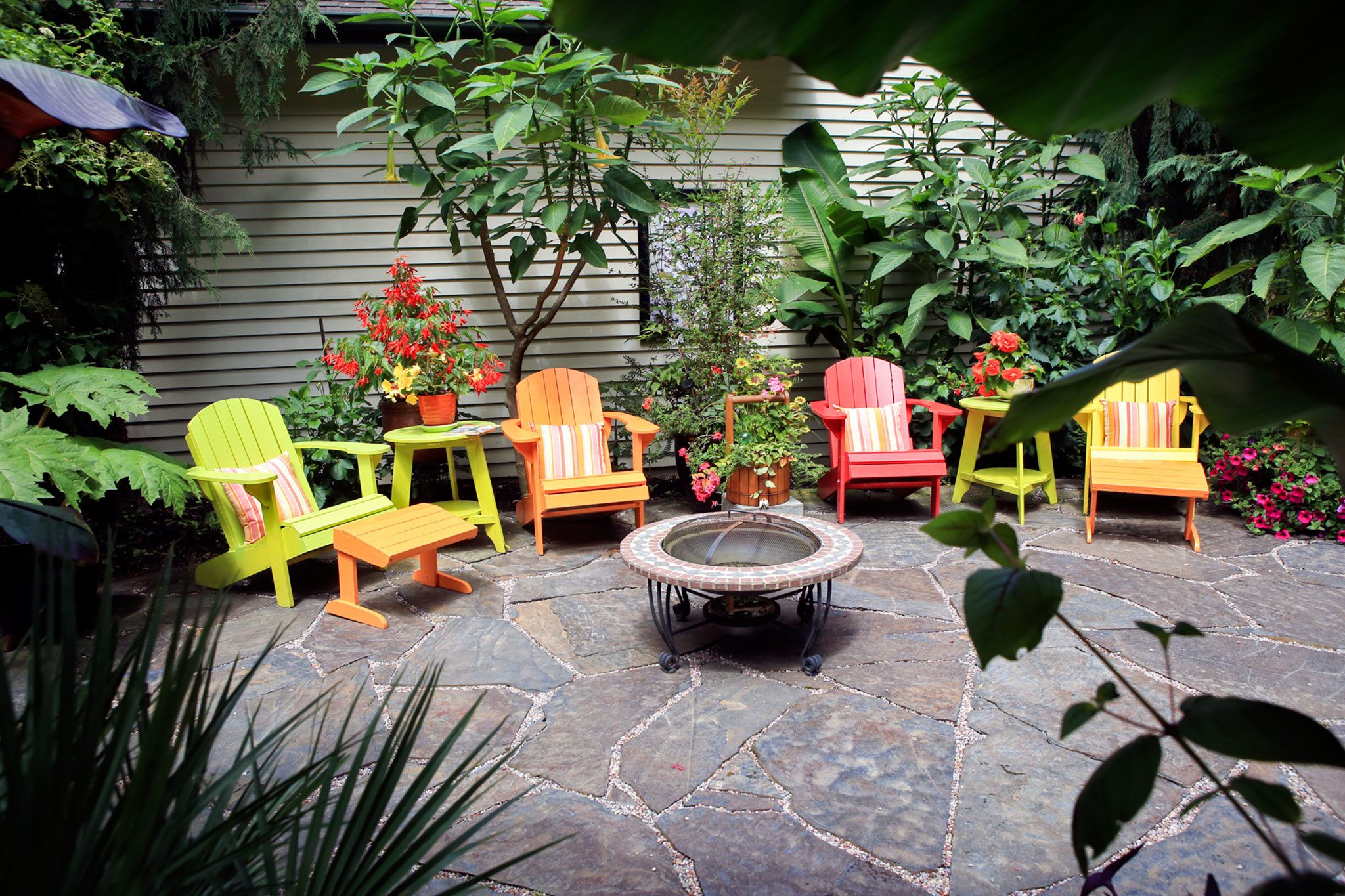 The garden of Janet and Larry Petrovich in Snohomish is part of the Snohomish Garden Tour. (Kevin Clark / The Herald)