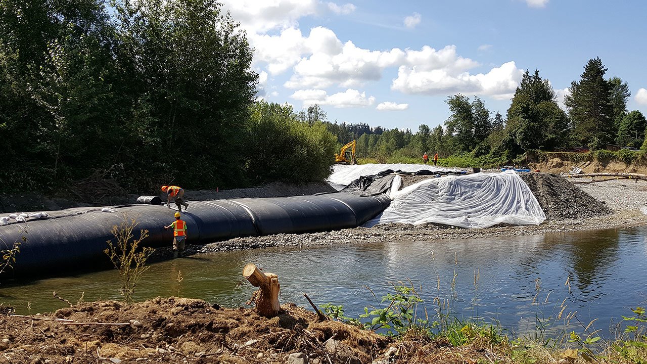 AquaDam set up along Pilchuck River to help stabilize banks