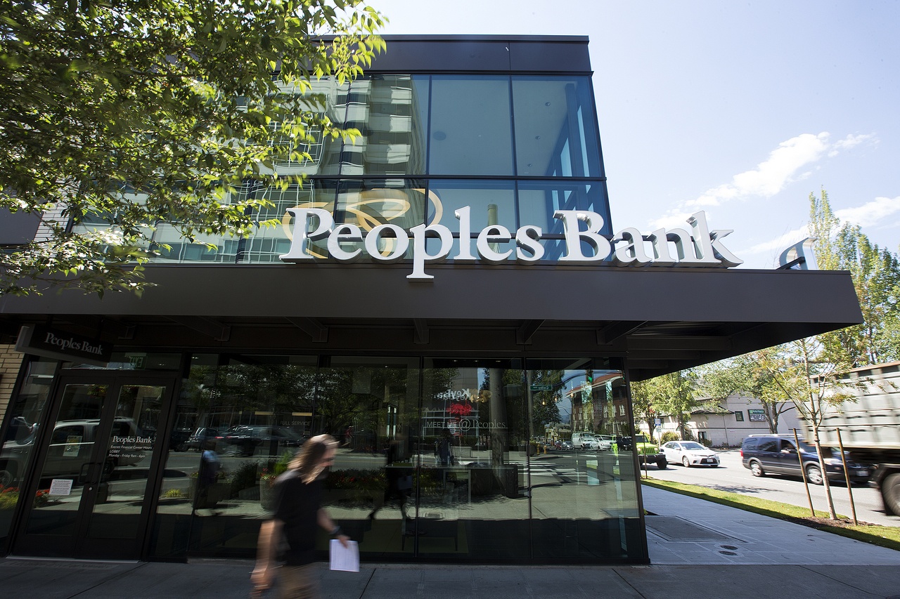 Bellingham-based Peoples Bank is expanding in Snohomish County and recently opened its flagship branch on Colby Avenue in Everett. (Ian Terry / The Herald)