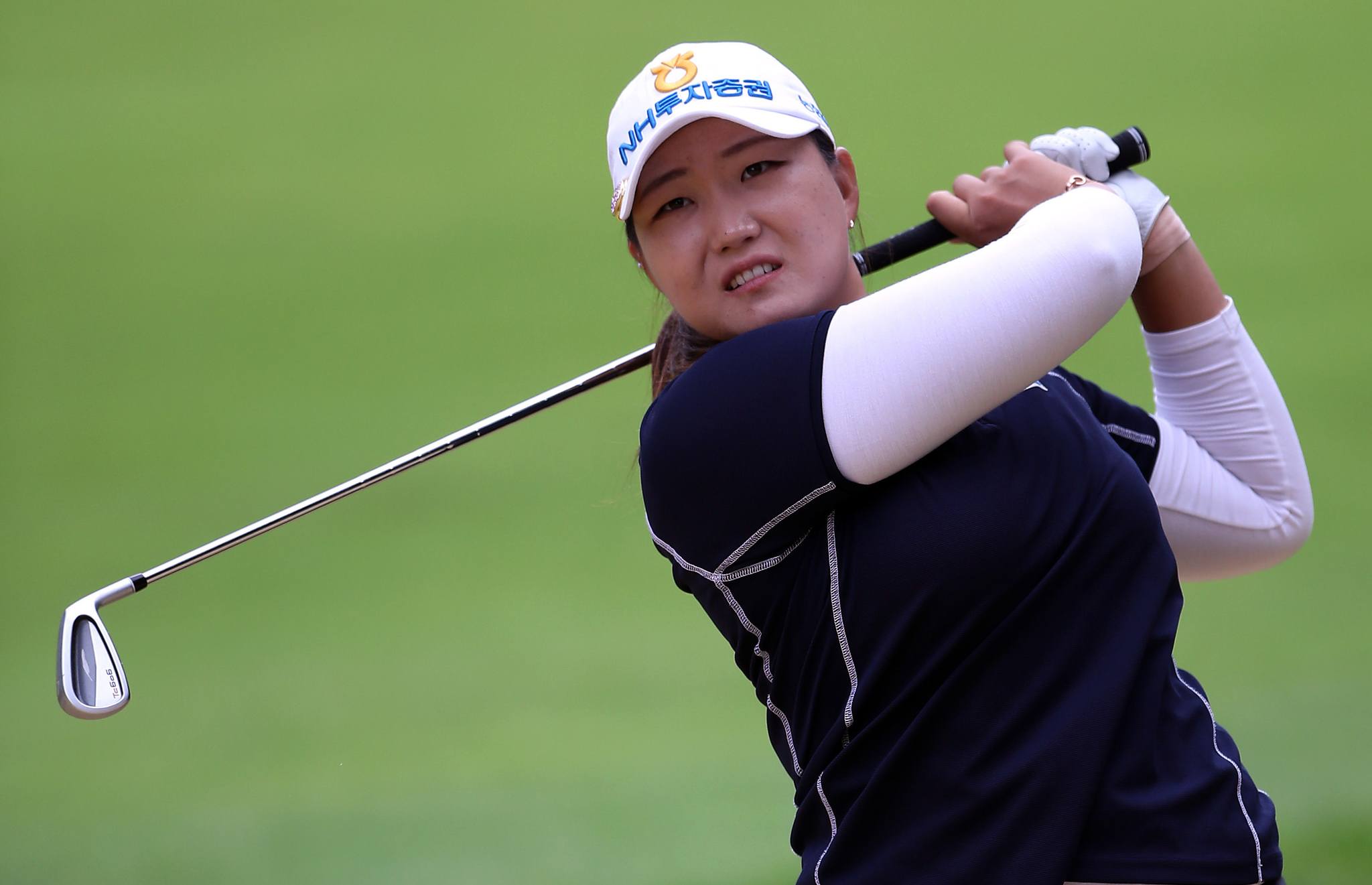 Lee ahead by a stroke at Women’s British Open