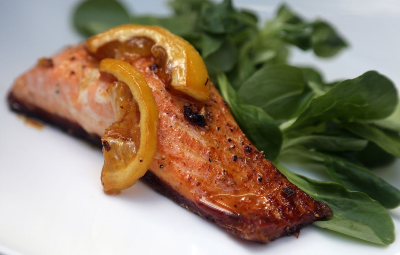 Lemon, Honey and Garlic-Glazed Salmon. When choosing salmon, go with the thickest cuts. From there, all you need is a few ingredients: garlic, fresh lemon juice and lemon slices, honey, salt and pepper. (Regina H. Boone/Detroit Free Press/TNS)