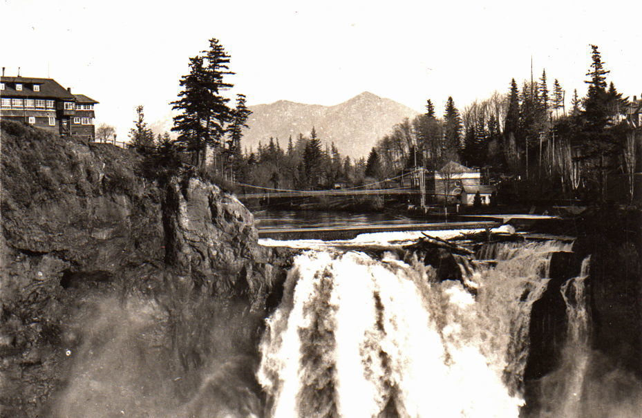 Snoqualmie Falls photographed sometime between 1920 and 1946.