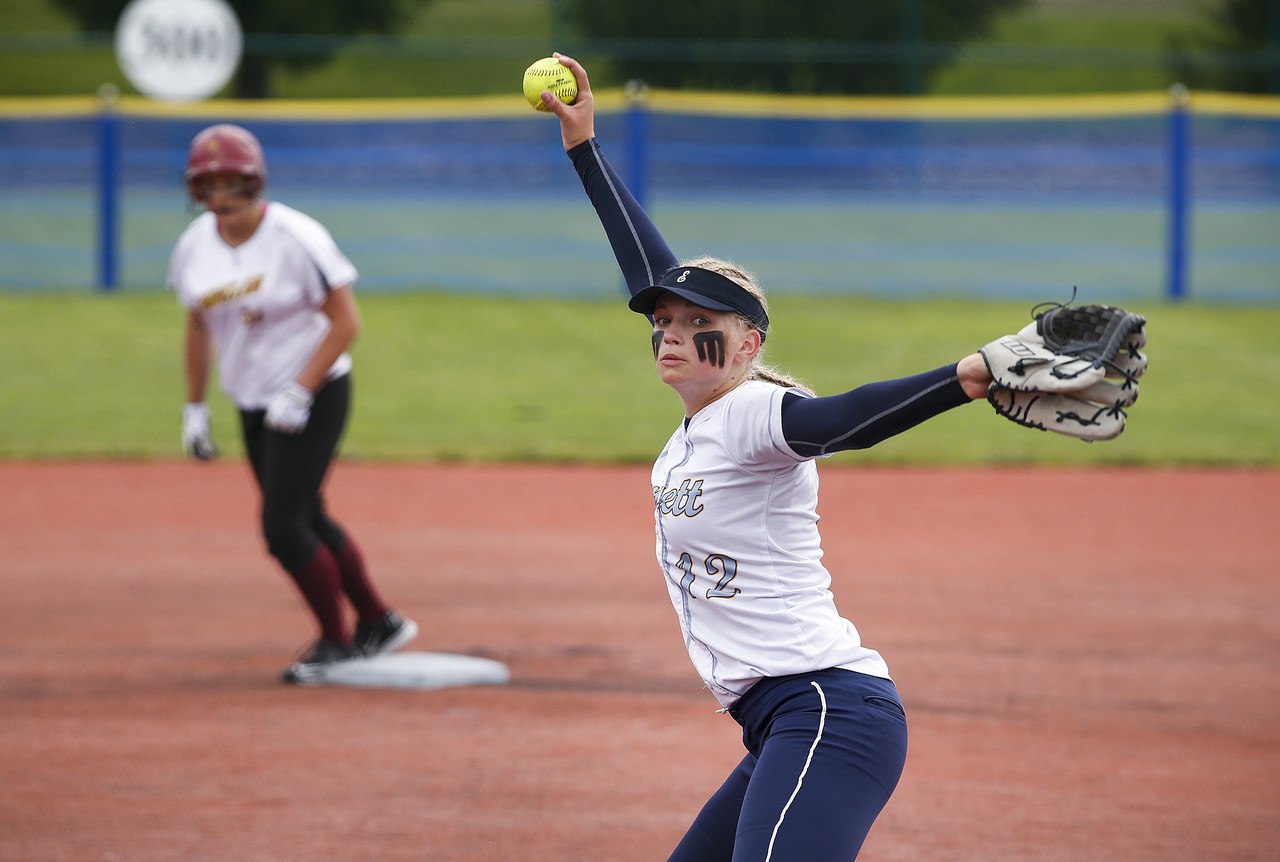 Everett pitcher Sydney Taggart delivers a pitch during a semifinal game against Enumclaw at the 3A Washington State Softball Championships in Lacey on Saturday, May 28, 2016. Enumclaw went on to defeat Everett 2-1.