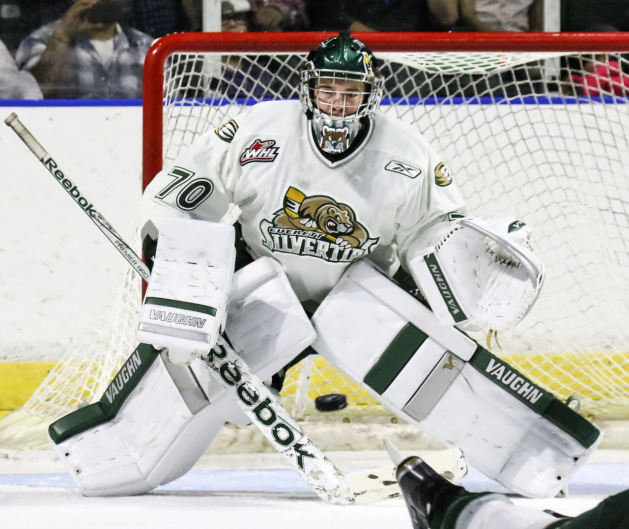 The Silvertips’ Carter Hart won the Del Wilson Memorial Trophy on Wednesday as the league’s top goaltender.