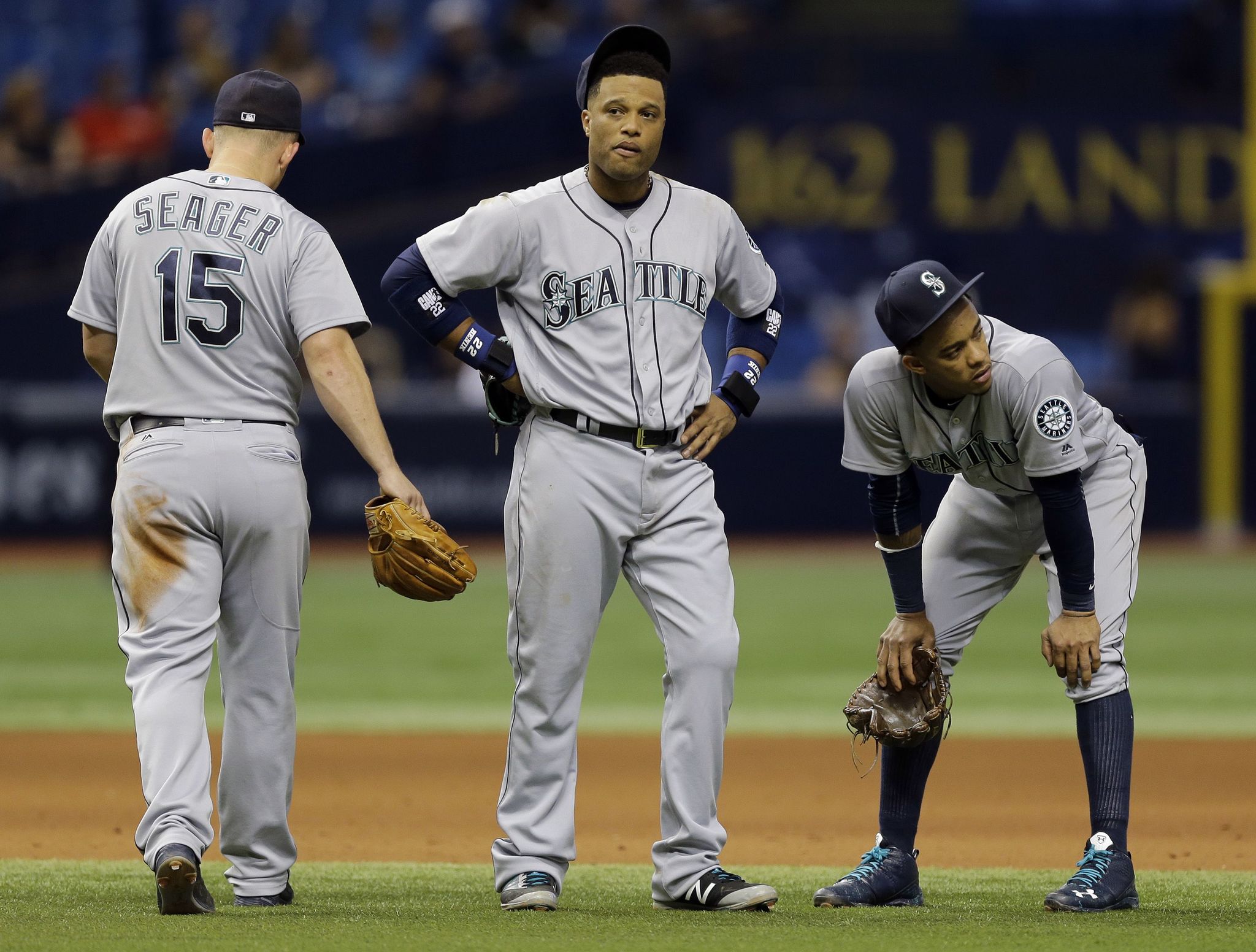 M's bullpen implodes in 8-7 loss to Rays