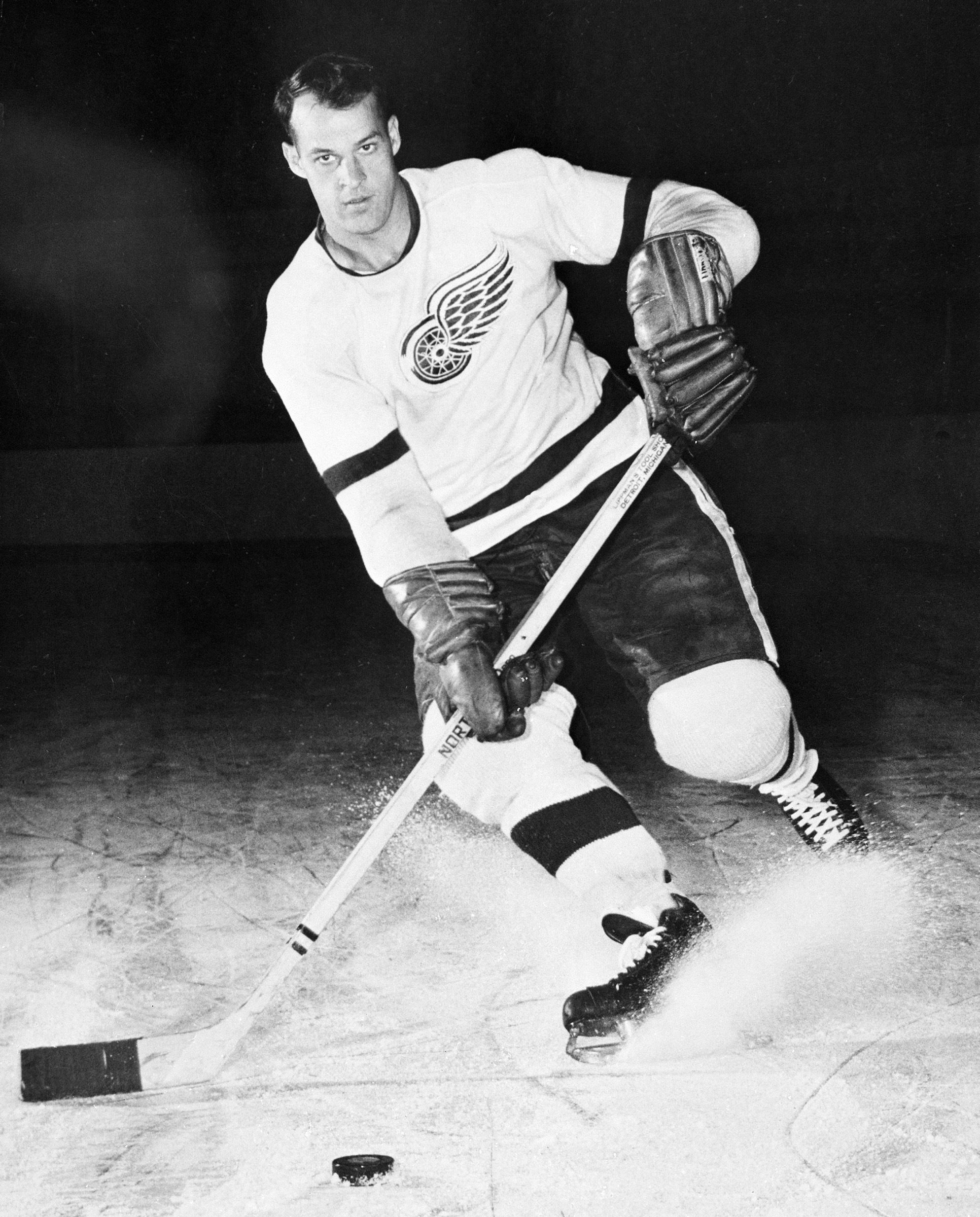 Associated Press This photo from 1956 shows Detroit Red Wings hockey player Gordie Howe. Howe, the hockey great who set scoring records that stood for decades, has died at the age of 88.