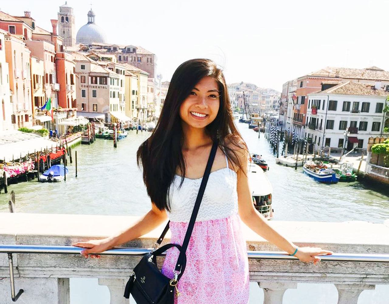 Anna Bui (Facebook)