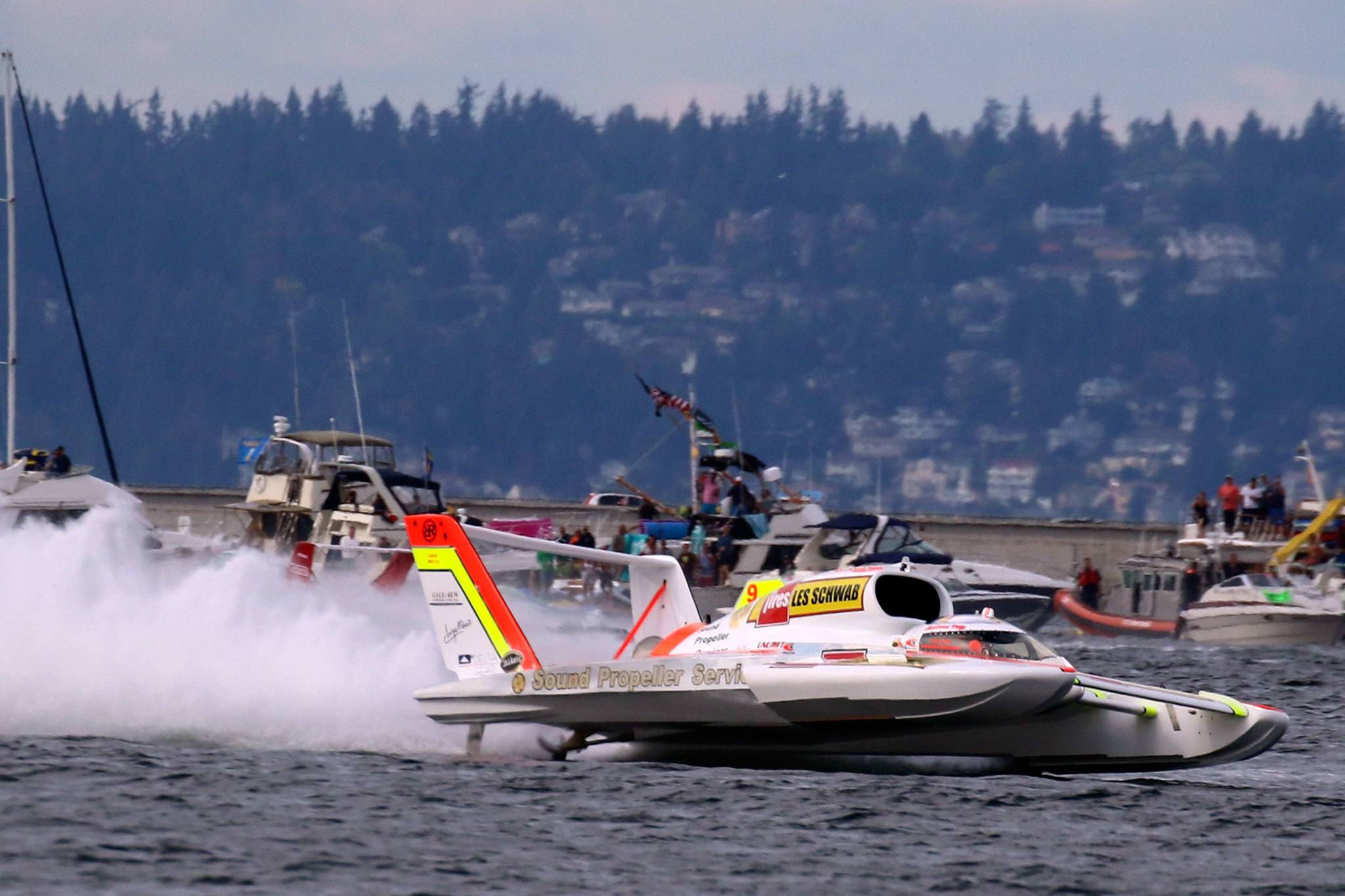 Andrew Tate picked up his first career hydroplane win on Sunday — the Albert Lee Cup on Lake Washington in Seattle. (Kevin Clark / The Daily Herald)