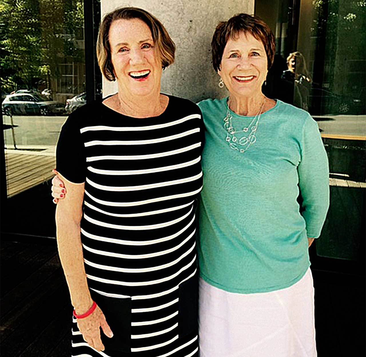 Sisters and Everett natives Leslie Mincks (left) and Madalyn Mincks, shown here in a recent photo, work to raise money to battle amyotrophic lateral sclerosis, or Lou Gehrig’s disease. Leslie Mincks, 70, was diagnosed with ALS in 2014. (Courtesy of Madalyn Mincks)