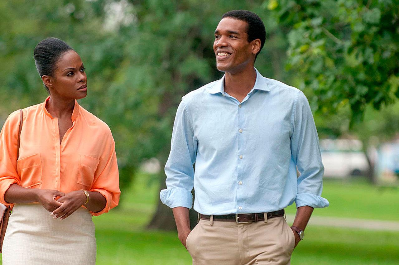 Tika Sumpter and Parker Sawyers play Michelle Robinson and Barack Obama on their first date in 1989 in “Southside With You.”
