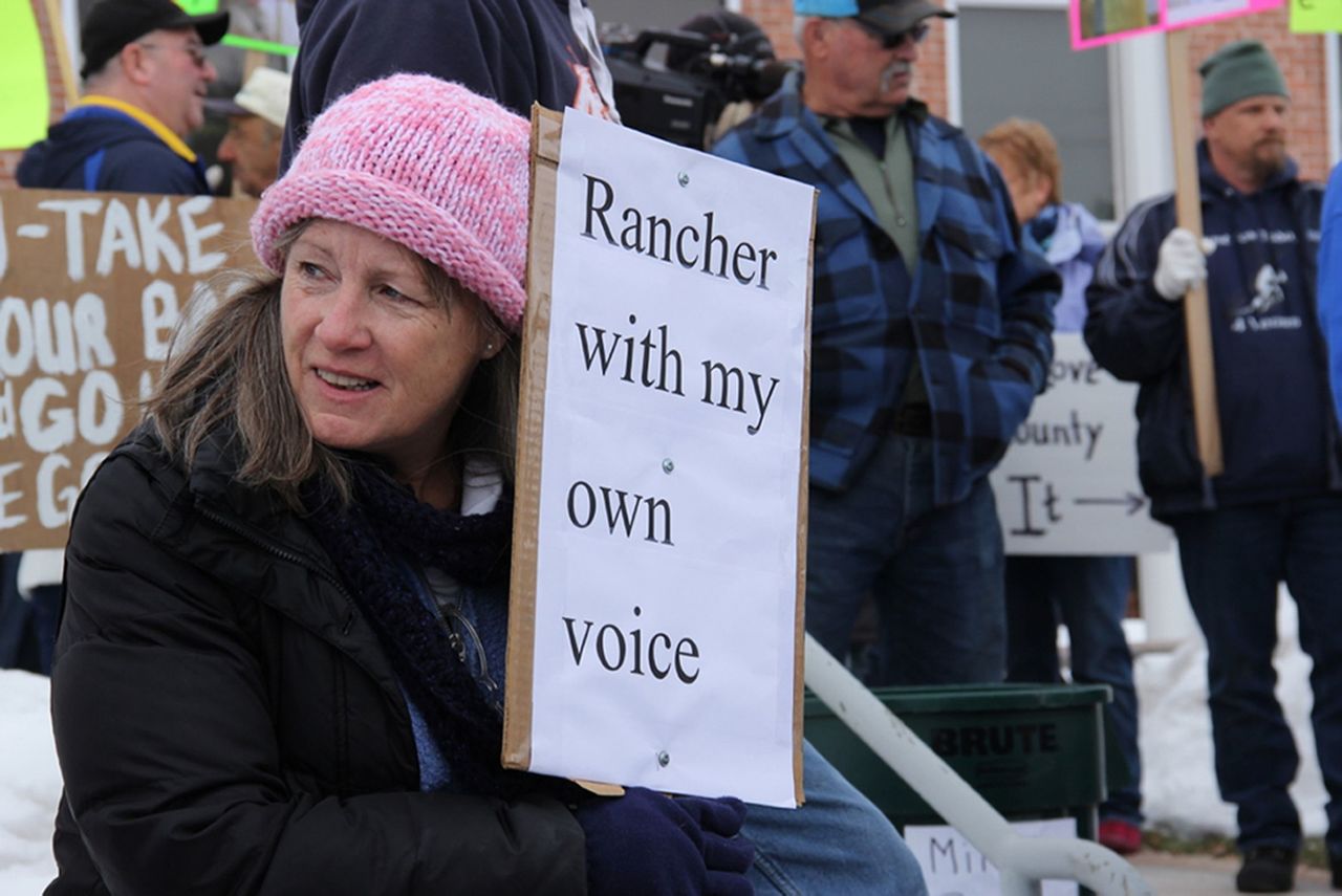 Jennifer Williams, who owns a small ranch outside of Burns, Oregon, said she arrived at the demonstrations to send a message that the standoff supporters don’t represent the voice of the community outside the Harney County Courthouse in the town. Hundreds gathered to protest and support the armed occupation of a national wildlife preserve.