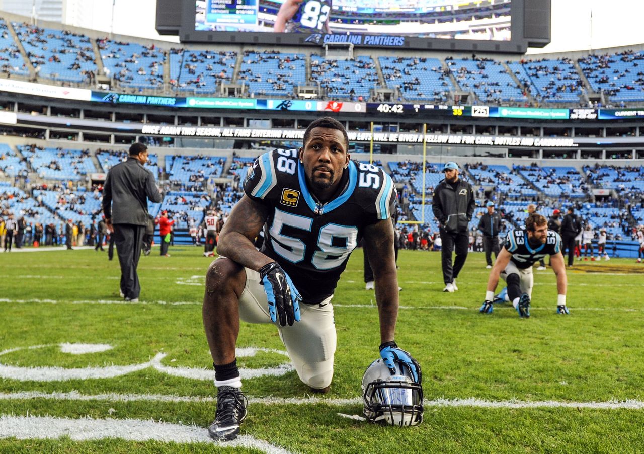 Carolina Panthers linebacker Thomas Davis broke a bone in his right forearm during the NFC championship.