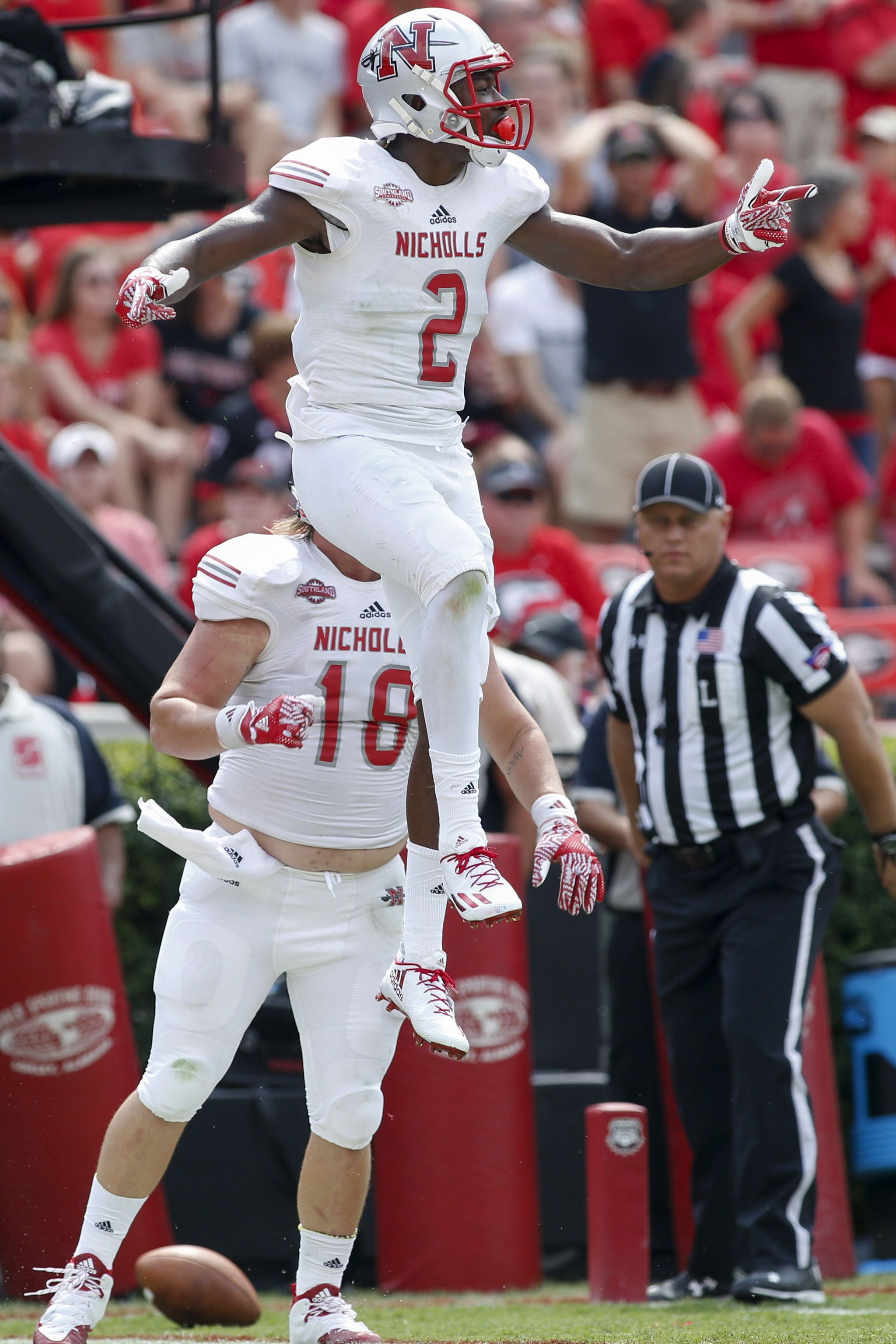 Georgia survives scare in Eason’s first start, tops Nicholls 26-24