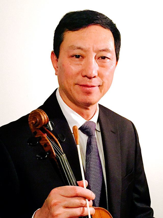 Fred Chu directs the Pacifica Chamber Orchestra in concert at 3 p.m. Oct. 2 at Everett First Presbyterian Church