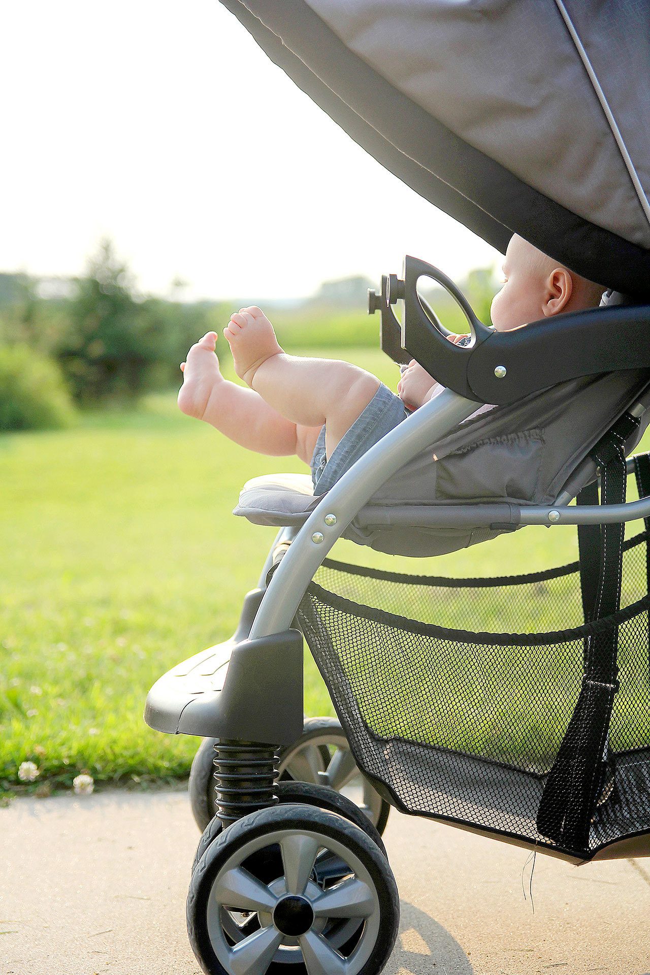 A study has found that from 1990 to 2010, a yearly average of 17,187 children under 5 suffered injuries associated with baby strollers and carriers. (Christin Lola/Fotolia)