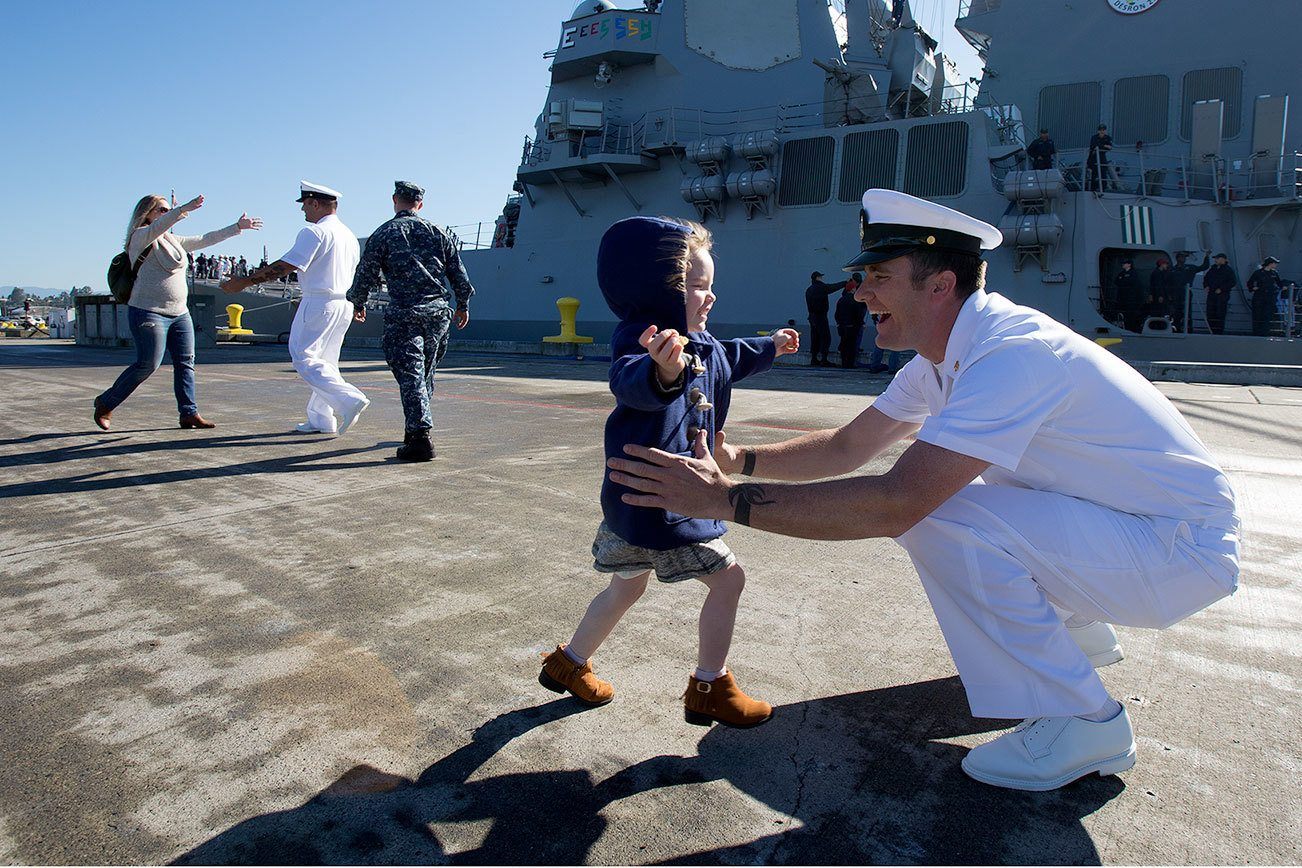 USS Sampson arrives at new Everett home port