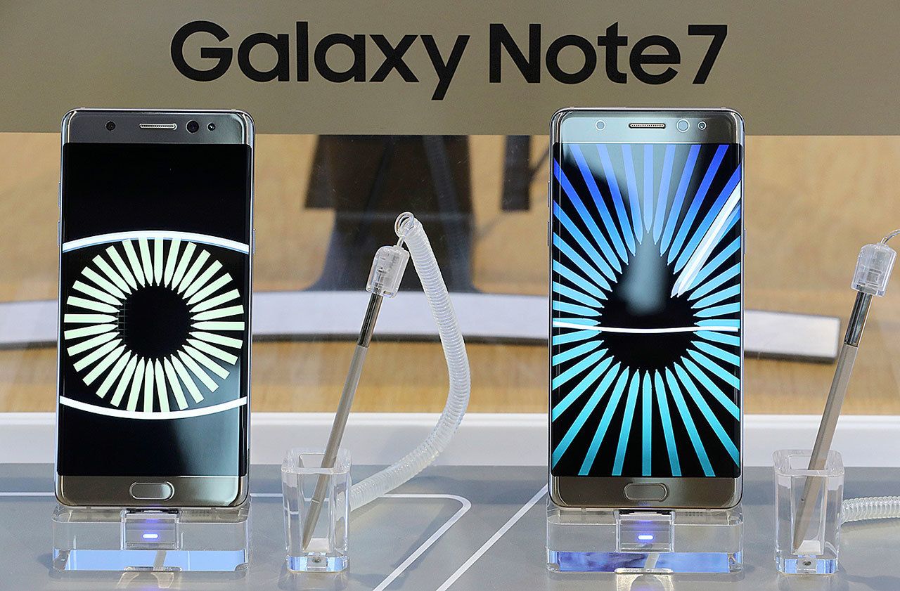 In this Oct. 11 photo, Samsung Electronics Galaxy Note 7 smartphones are displayed at its shop in Seoul, South Korea. (AP Photo/Lee Jin-man)