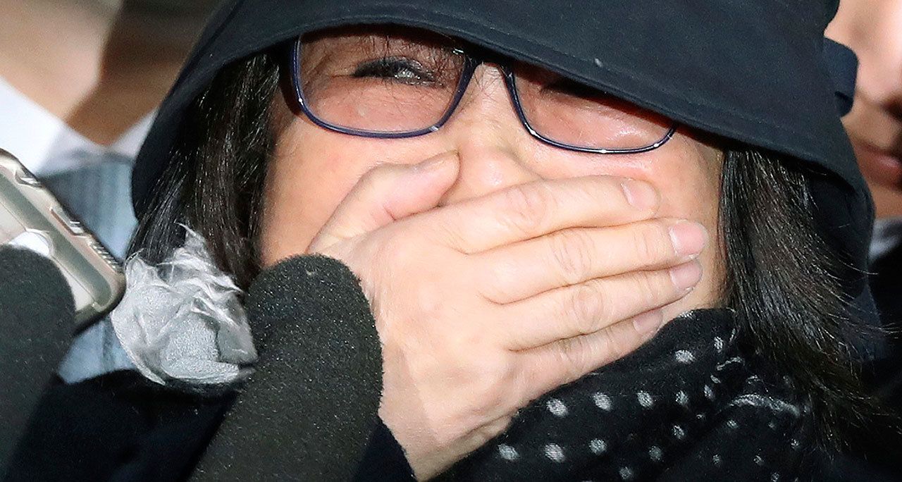 Choi Soon-sil, a cult leader’s daughter with a decades-long connection to South Korean President Park Geun-hye, arrives at the Seoul Central District Prosecutors’ Office in Seoul, South Korea, on Monday, Oct. 31. The woman at the center of a scandal roiling South Korea met Monday with prosecutors examining whether she used her close ties to Park to pull government strings from the shadows and amass an illicit fortune. (Seo Myung-gon/Yonhap via AP)