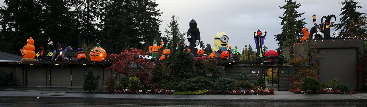 The entire rooftop of Charles Morgan & Associates is decorated with halloween blowups on the 7300 block of Beverly Lane in Everett. (Ian Terry / The Herald)
