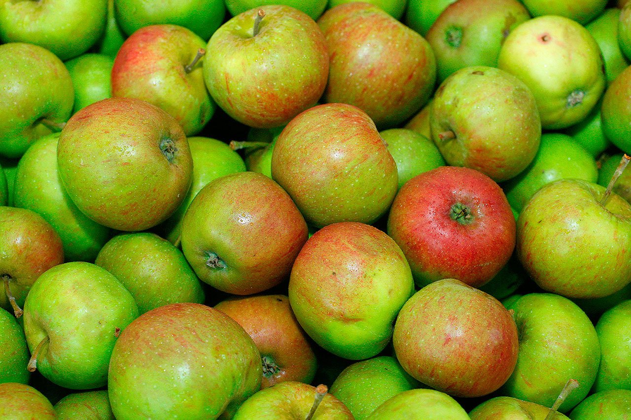 Turn those leftover apples into apple butter. (Michael O’Leary/ The Herald, File)