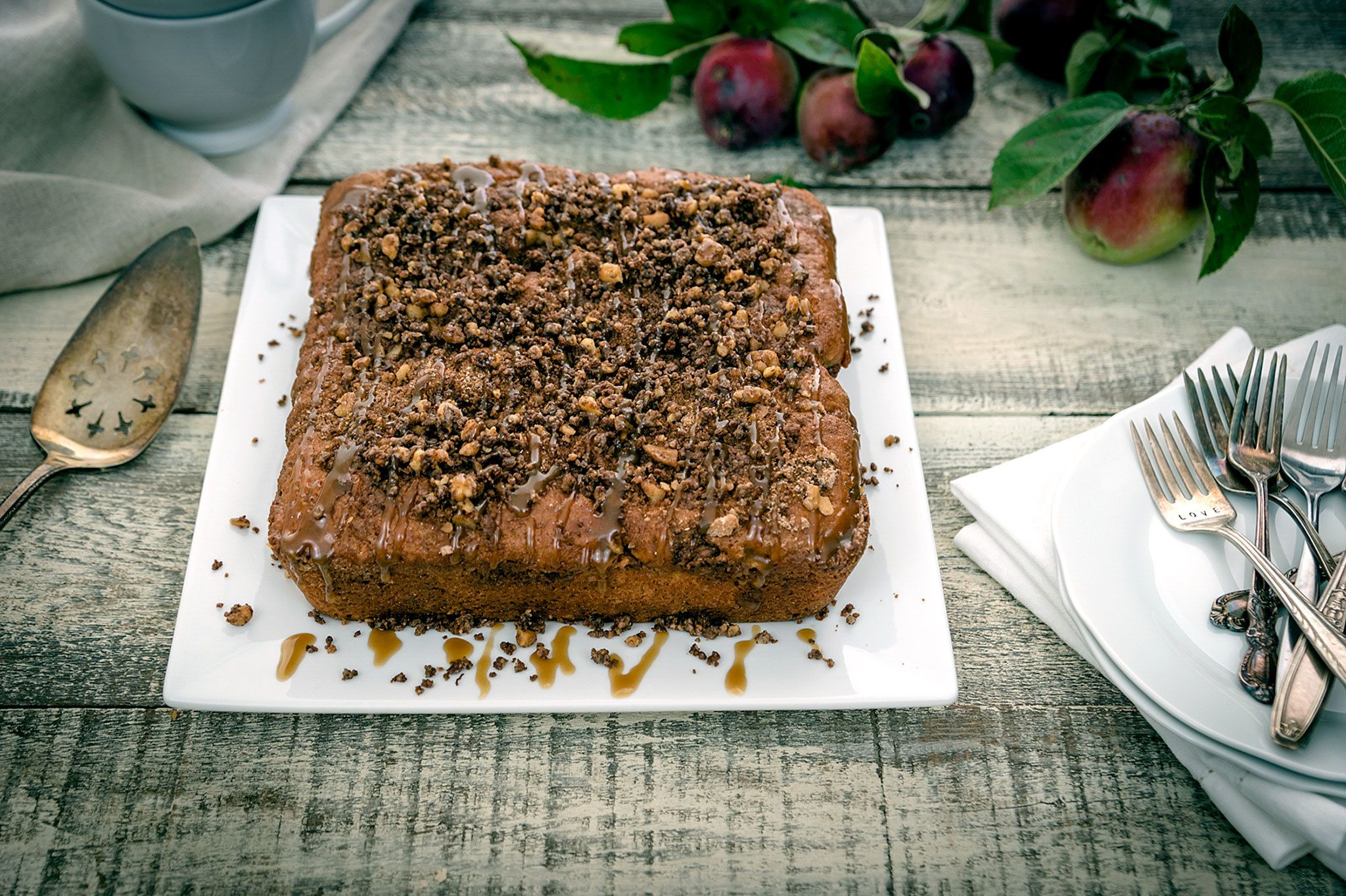 Rose McAvoy photos                                Caramel apple coffee cake provides a delicious breakfast or brunch centerpiece on Thanksgiving morning.                                Caramel apple coffee cake provides a delicious breakfast or brunch centerpiece on Thanksgiving morning. (Rose McAvoy)
