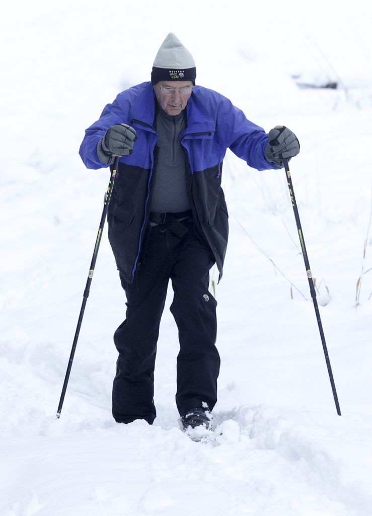 Walt Questad, of Edmonds, makes his way through fresh snow on his skis at Stevens Pass on Thursday. “The snow looked all right so I figured I’d get my old skis and give it a shot,” Questad said. (Ian Terry / The Herald)
