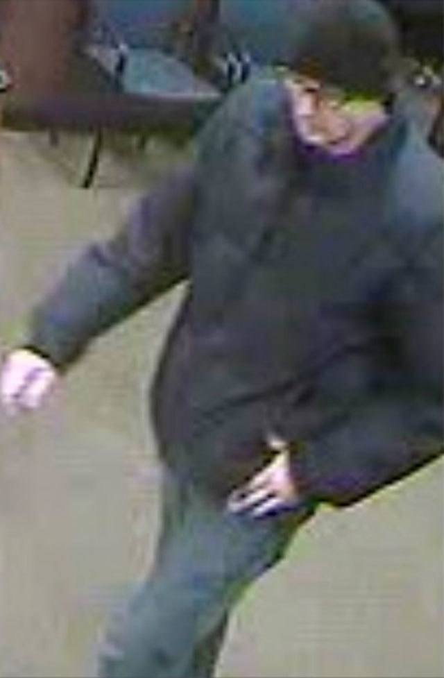 Police are looking for a man suspected of robbery. Anyone with information is encouraged to call (425) 670-5600. (Lynnwood Police Department)