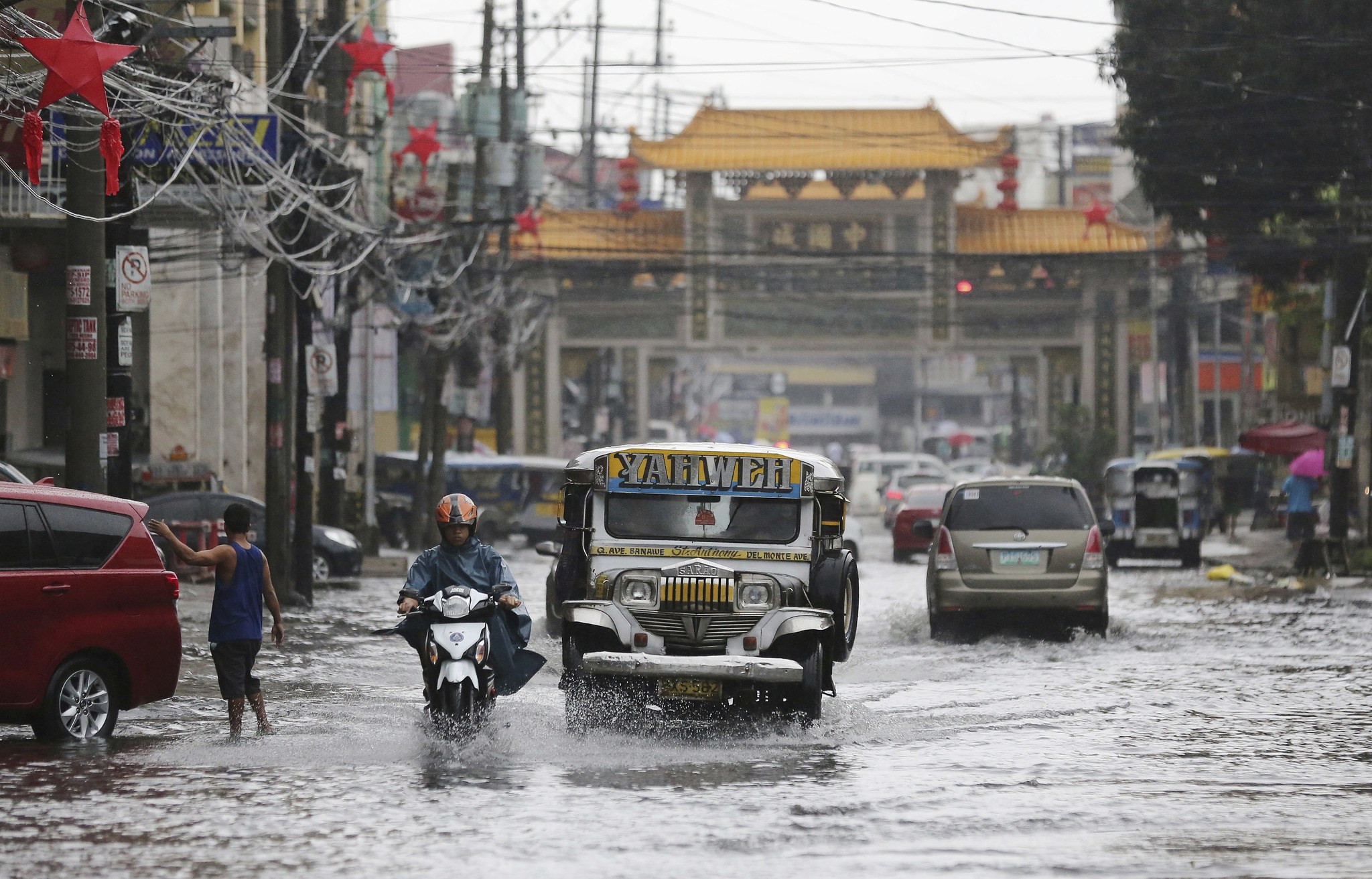 Typhoon leaves 1 dead, messes up Christmas in Philippines