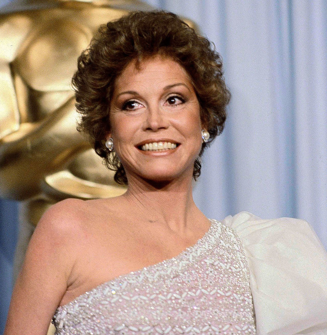 This 1981 photo shows Mary Tyler Moore at the 53rd Academy Awards in Los Angeles. Moore died Wednesday, Jan. 25, at age 80. (AP Photo/Randy Rasmussen, File)