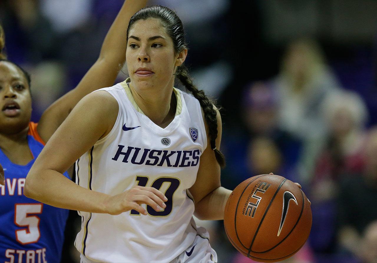 Washington senior guard Kelsey Plum leads the nation in scoring at 30.7 points per game. The No. 7 Huskies take on No. 10 Stanford on Sunday in Seattle. (AP Photo/Ted S. Warren)