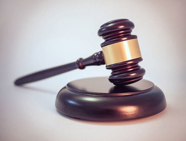 Should Washington be ready to drop the hammer as a judge drops the gavel? Or are voters ready for a different tack? (Blogtrepreneur / Flickr)