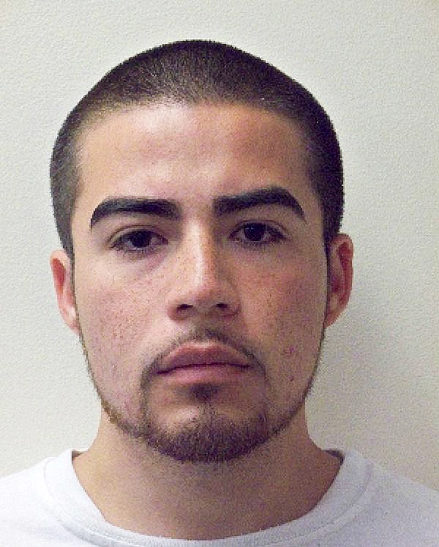 Felon suspected in Everett shooting is still out there