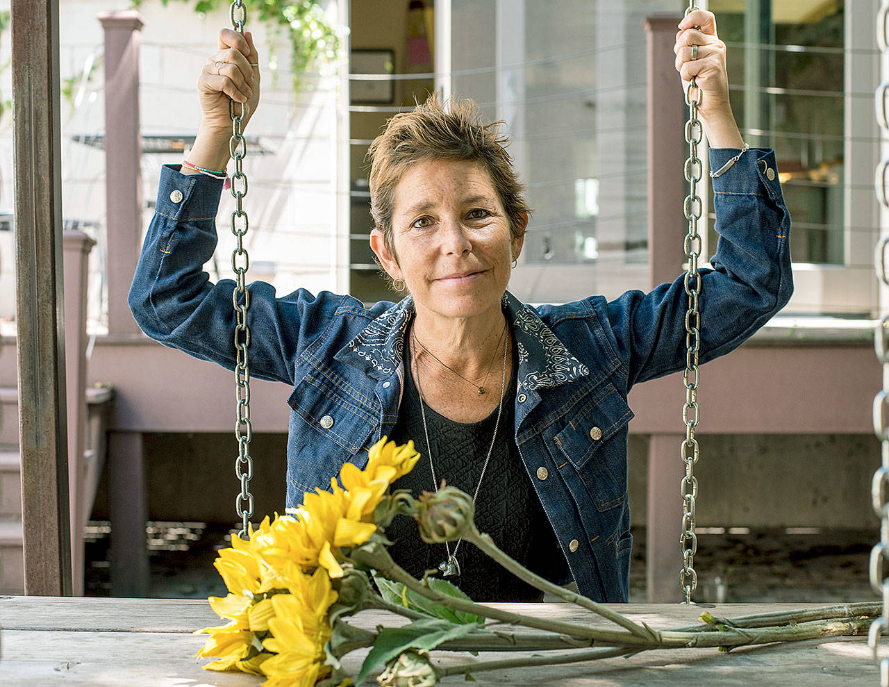 Author Amy Krouse Rosenthal in 2016, in Chicago. Rosenthal, a popular author, filmmaker and speaker, broke hearts when she wrote of being terminally ill and leaving behind her husband. She died Monday. (Kevin Nance/Chicago Tribune via AP)