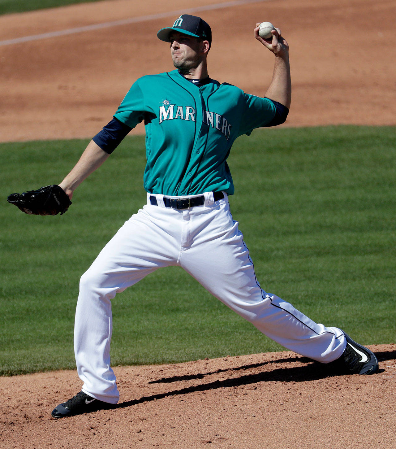 Mariners starting pitcher Drew Smyly throws against the Rangers during a spring training game on March 6, 2017, in Peoria, Ariz. (AP Photo/Matt York)