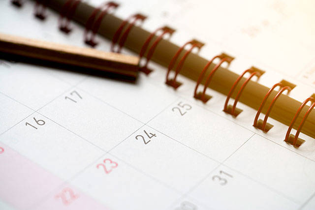 Here are some things you should consider when deciding to keep paper planners or ditch them in favor of electronic calendars. (Thinkstock)