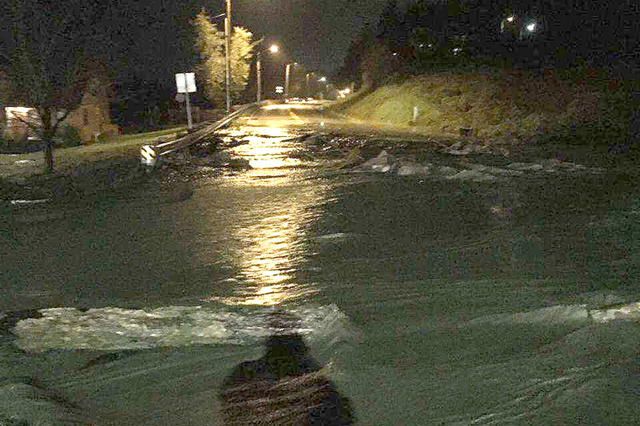 Flooding closes road near Lake Stevens