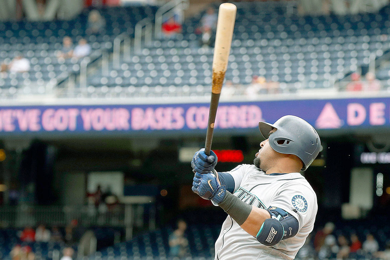 Cruz’s homer lifts M’s to 4-2 win, snaps 5-game losing streak