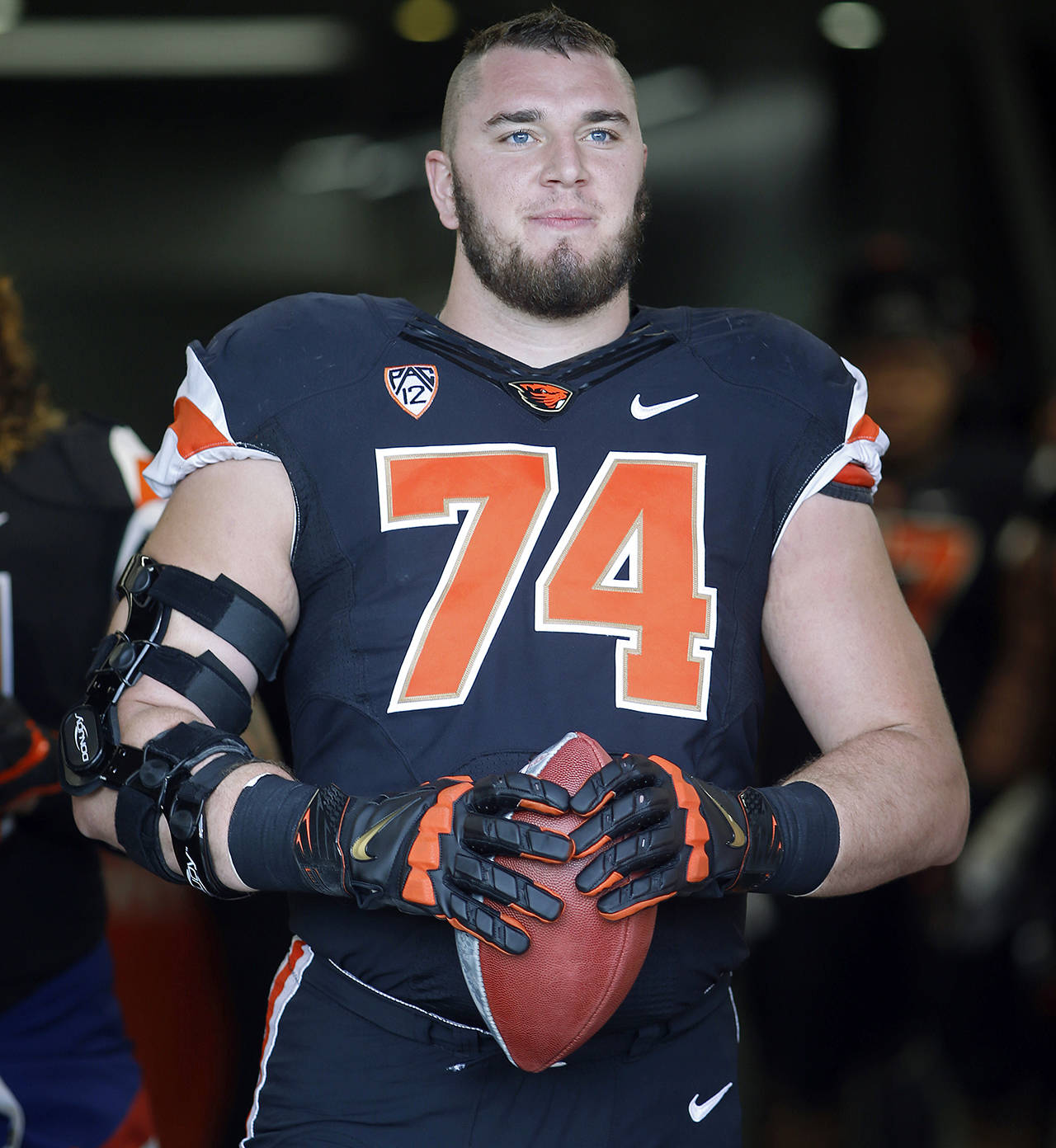 Oregon State offensive lineman Dustin Stanton, a graduate of Lakewood High School, has signed a free-agent contract with the NFL’s Cincinnati Bengals. (AP Photo/Timothy J. Gonzalez)