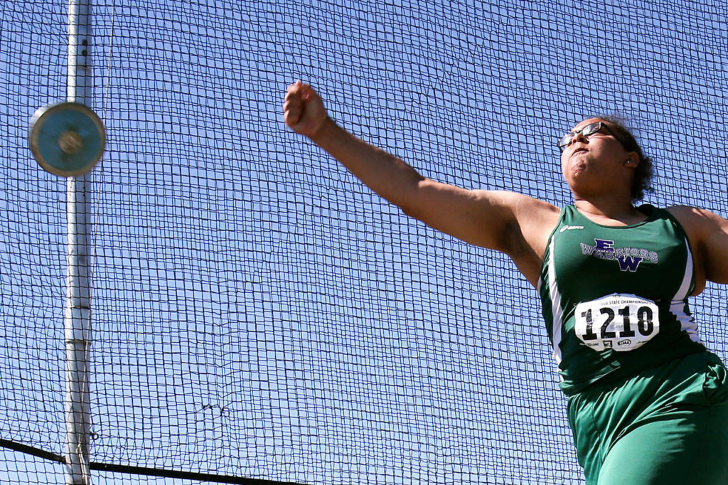 Edmonds-Woodway’s Vernice Keyes throws in the discus competition during the state track and field championships on May 25, 2017, at Mount Tahoma High School. (Kevin Clark / The Herald)
