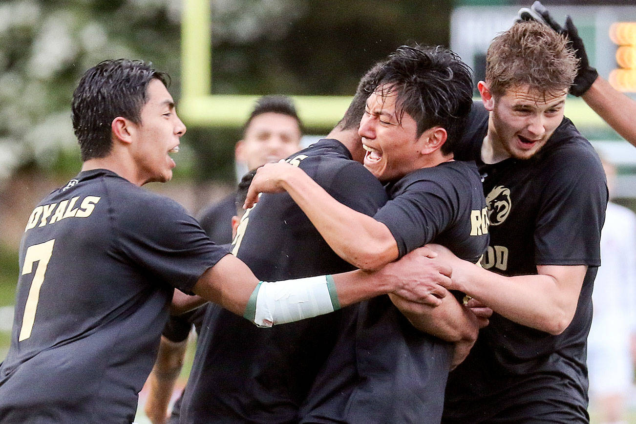 Lynnwood soccer wins district title, beating Snohomish 4-1