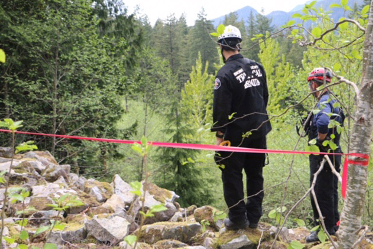 Falling boulder kills man near Heybrook Lookout in Index