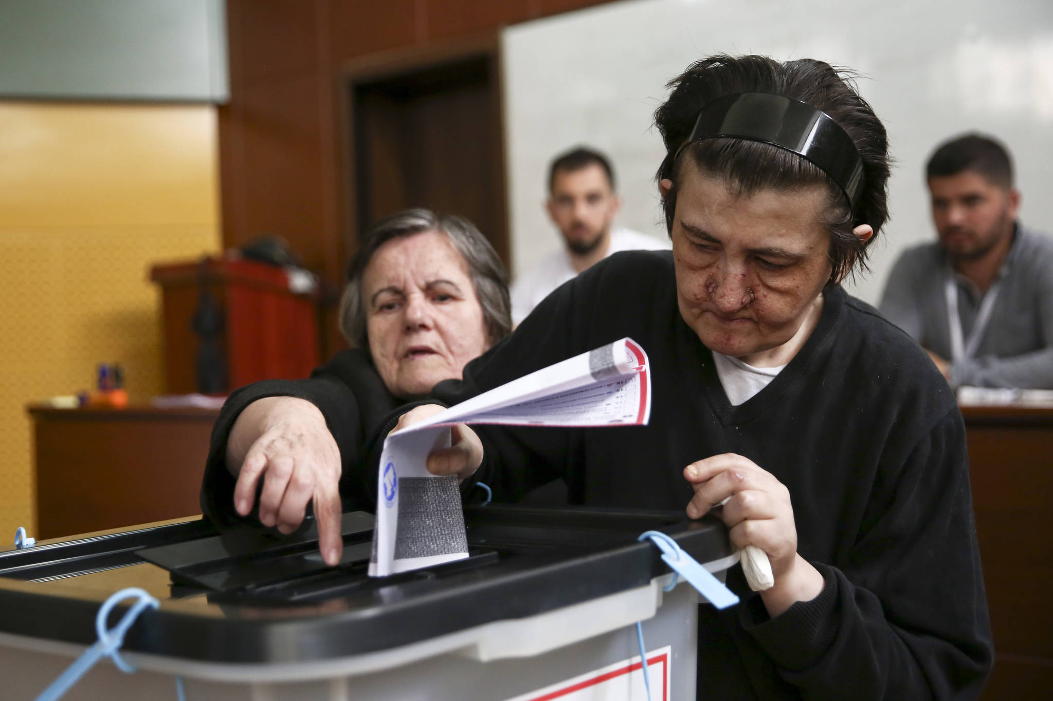 Preliminary results: Ex-rebels win Kosovo election