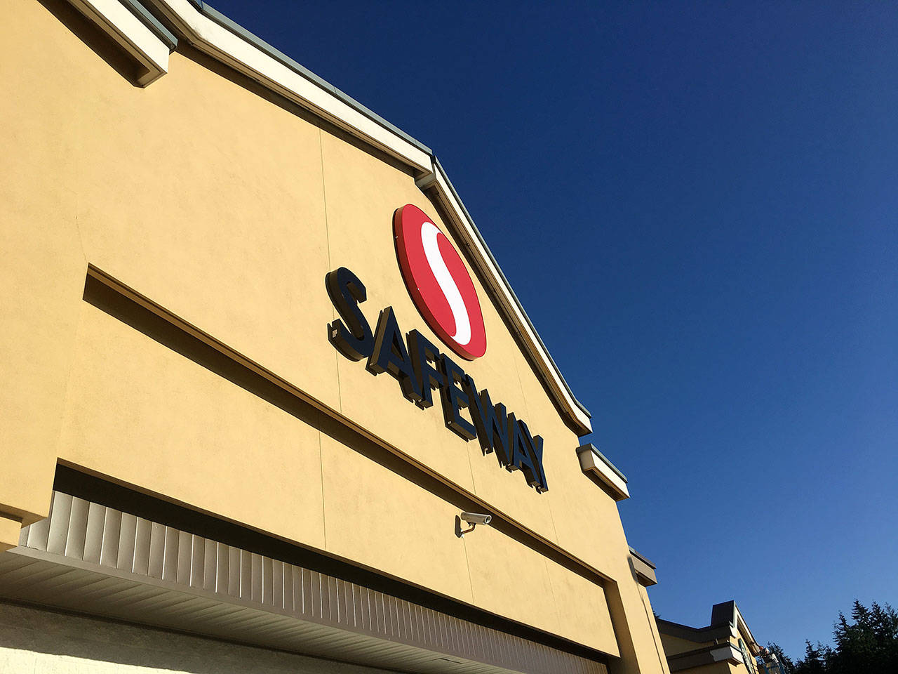 Albertsons spent $2.4 million to convert its store at 19500 Highway 99 into a Safeway. A grand re-opening is planned Wednesday. (Jim Davis / HBJ)