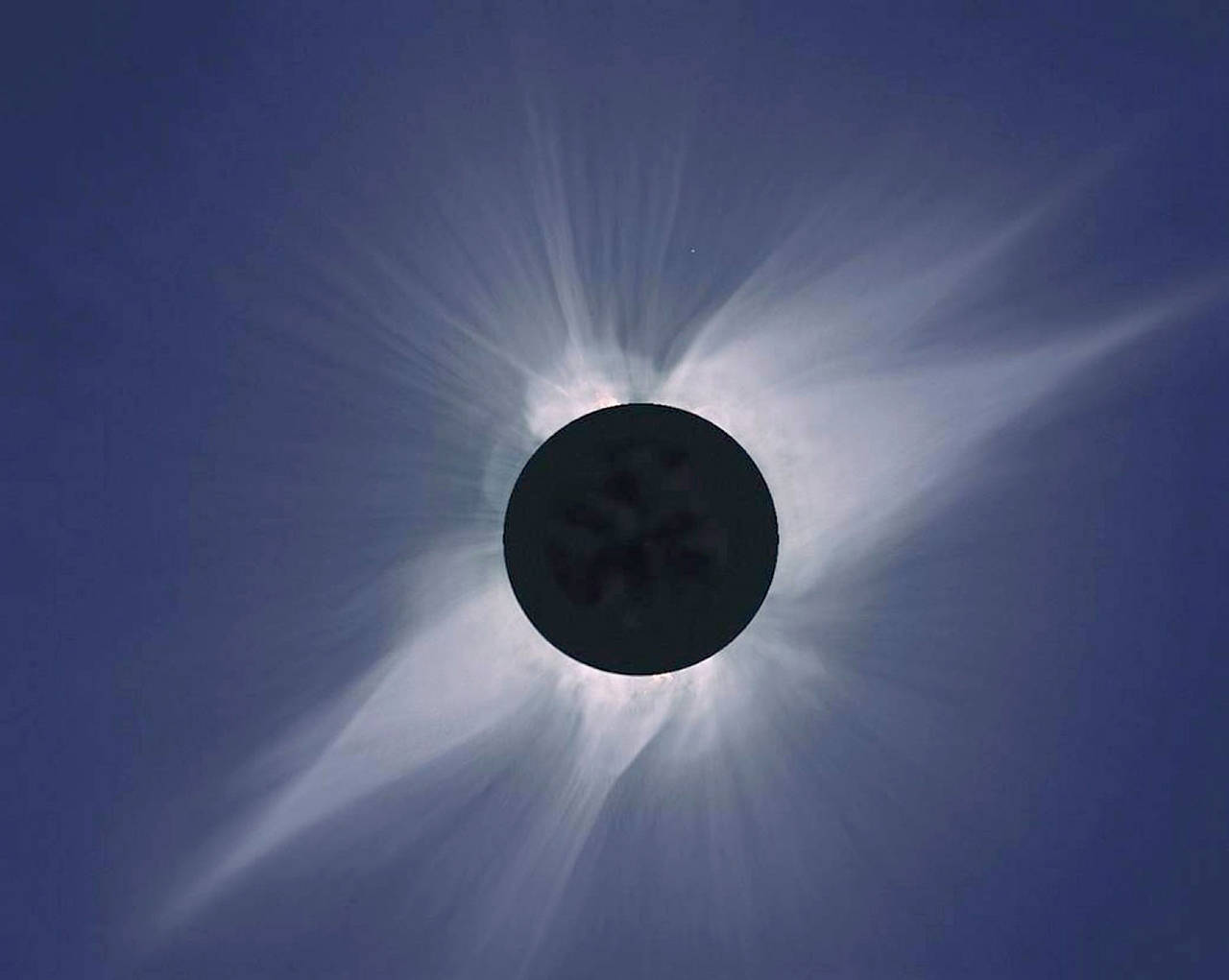 This is a view of the sun from Baja California during an eclipse on July 11, 1991. (Steve Albers, Boulder; Dennis DiCicco, Sky and Telescope; Gary Emerson, E.E. Barnard Observatory)