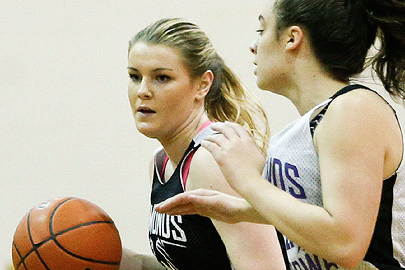 Former Edmonds-Woodway star joins UW women’s hoops team