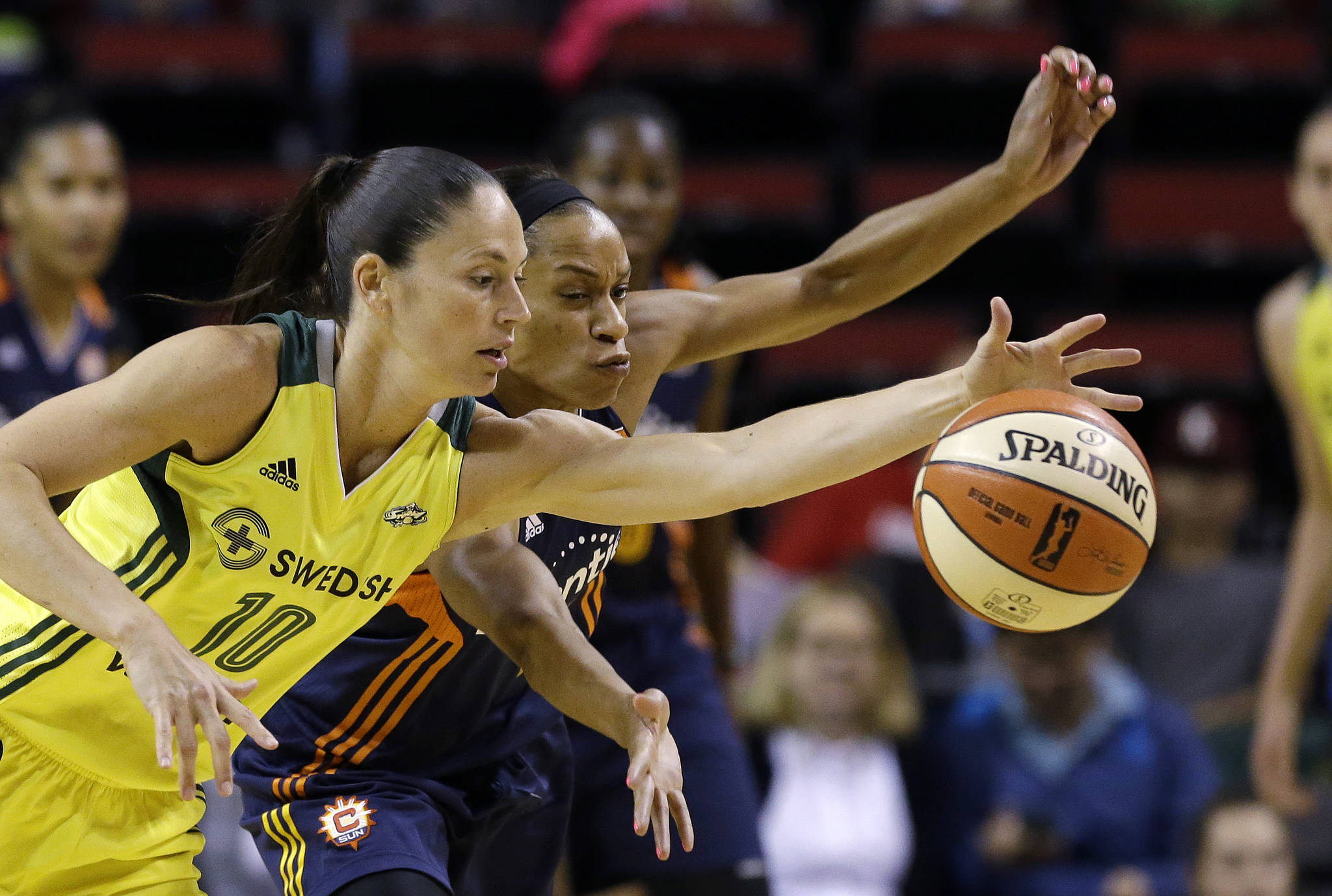 Stricklen’s 3-point barrage lifts Sun past the Storm