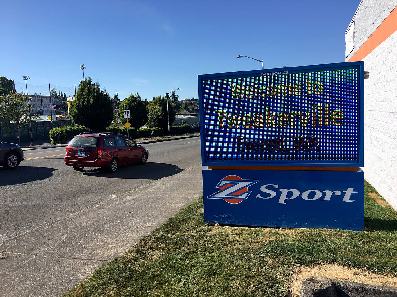 Everett business owner Gary Watts started displaying a “Welcome to Tweakerville” message on his computerized reader board this week. It’s a social commentary on the level of illegal drug use in the city. (Jim Davis / HBJ)