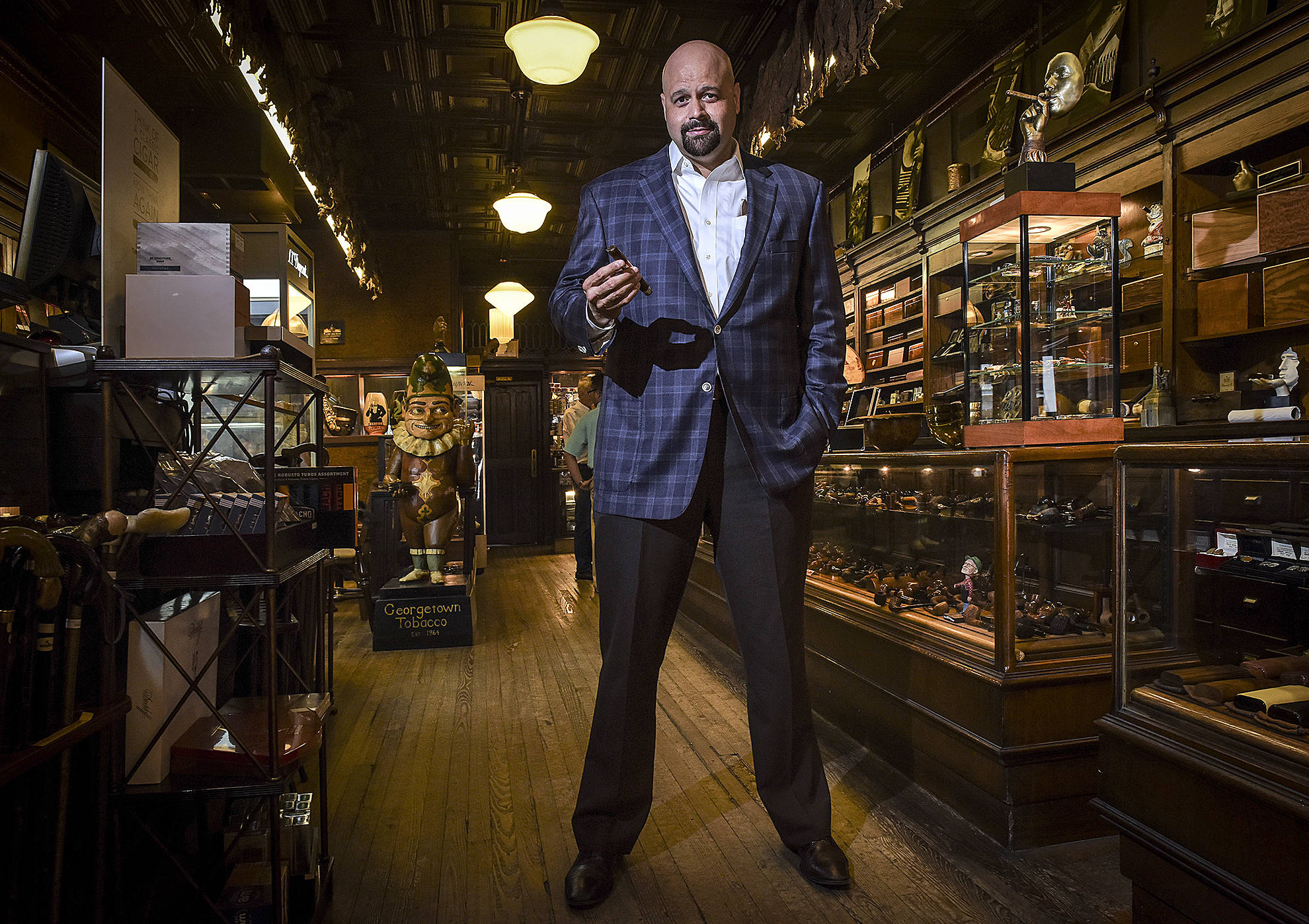 Omar de Frias is the owner of Fratello Cigars. (Bill O’Leary/The Washington Post)
